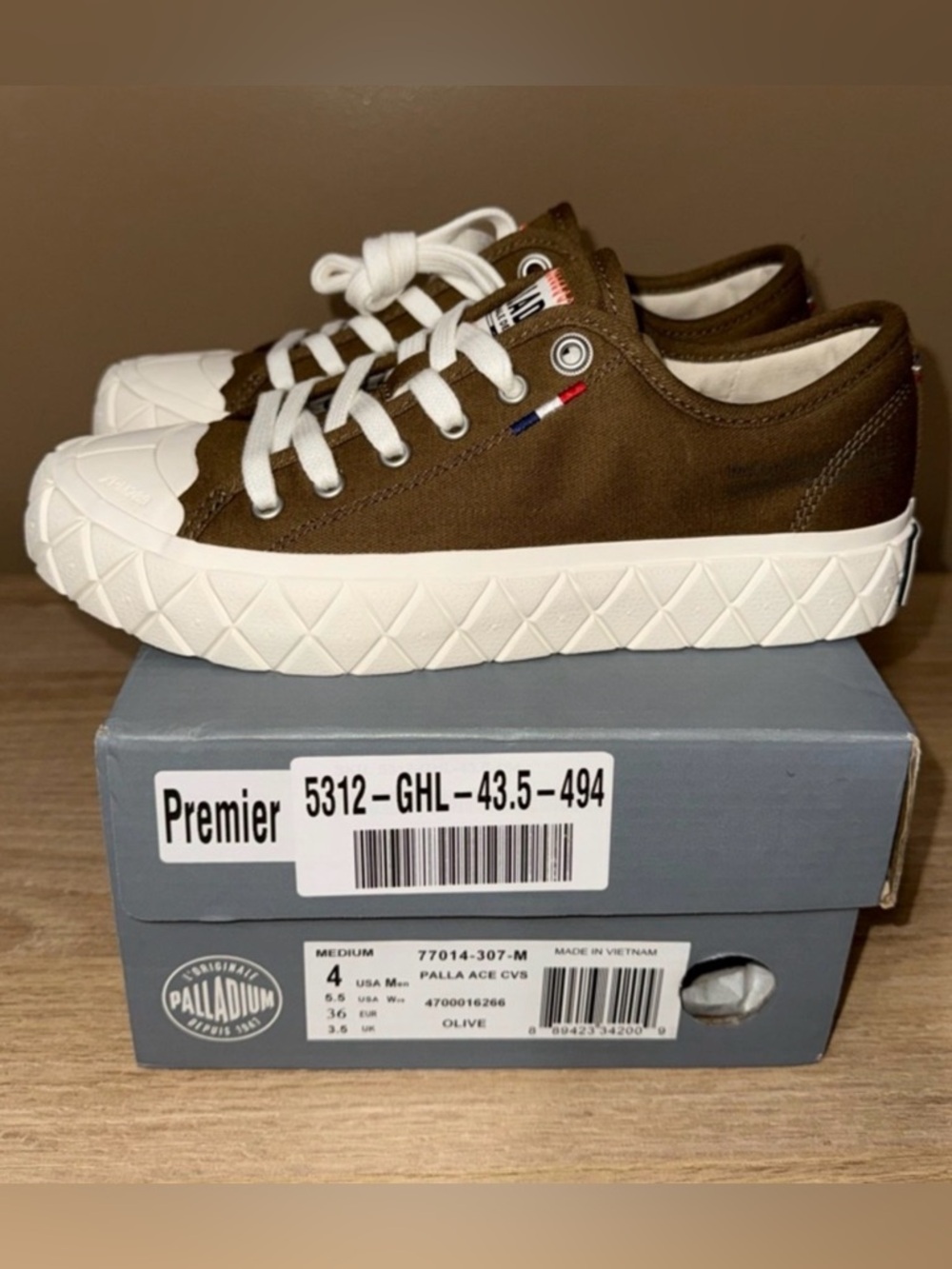 NWT PALLADIUM ACE CVS Olive Sneakers. Size Men 4/ Women’s 5.5.